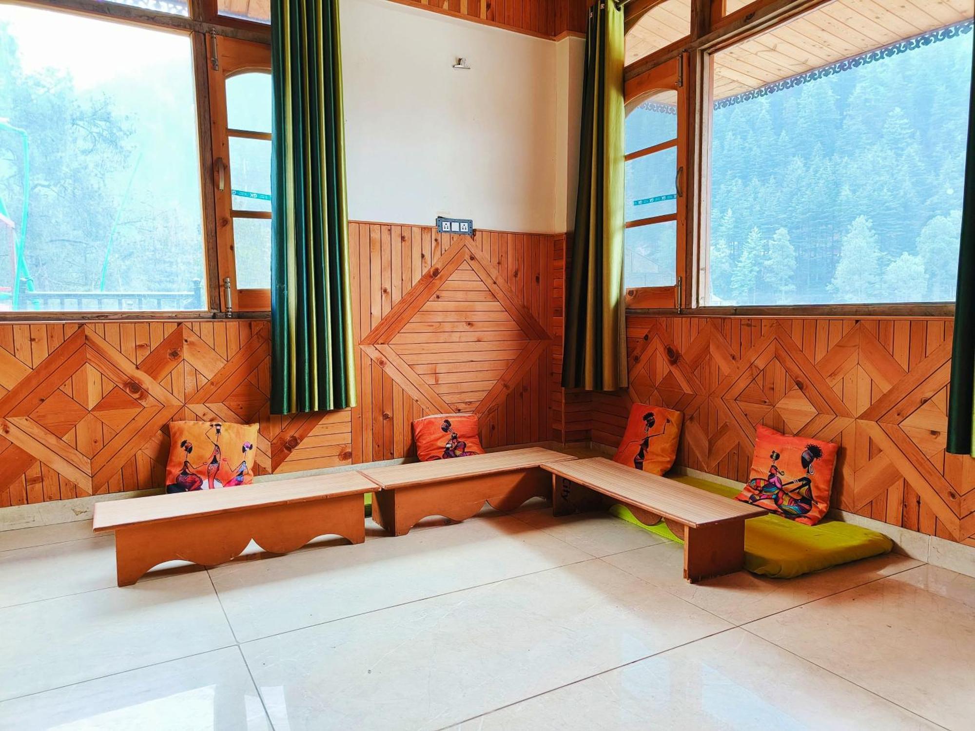 Chalo Chhalal Hotel & Cafe Касоль Екстер'єр фото